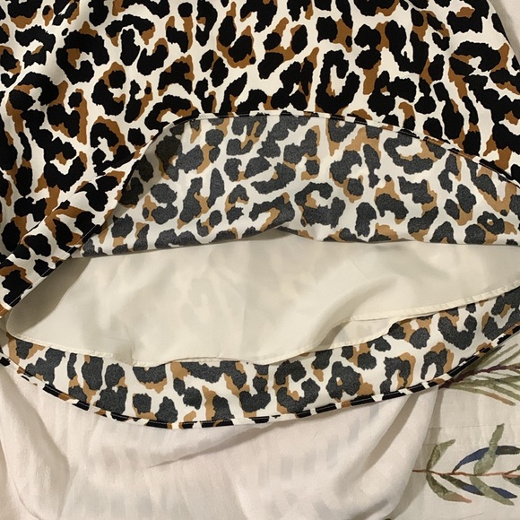 Animal print adjustable strap top - Picture 4 of 7